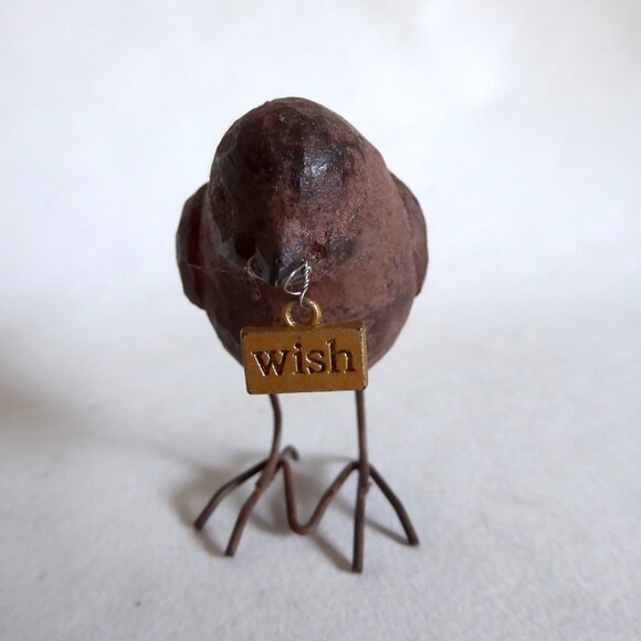 NEW 2.5” CREATIVE CO-OP BROWN RESIN BIRD SPARROW HOLDING GOLD WISH TAG - Picture 2 of 8